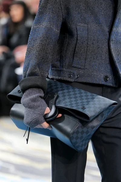 Look 8